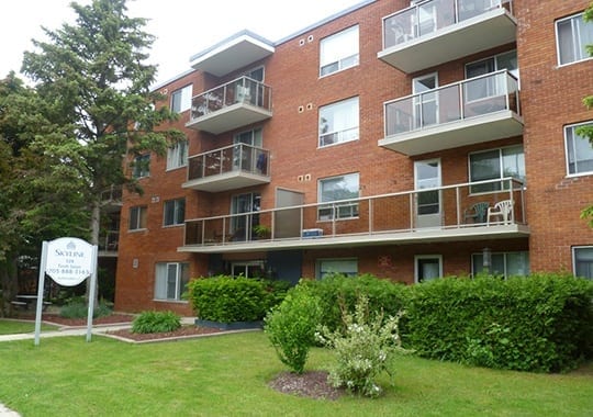 https://www.skylinegroupofcompanies.ca/wp-content/uploads/2007/06/collingwood-aqu-540x380-1.jpg