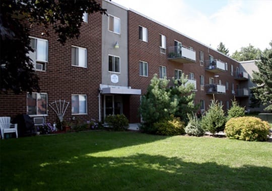 https://www.skylinegroupofcompanies.ca/wp-content/uploads/2008/02/271-Thames-Street-North-APTs-Ingersoll-ON-540x380-1.jpg