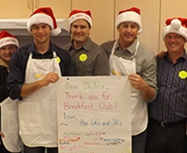 https://www.skylinegroupofcompanies.ca/wp-content/uploads/2014/12/holiday-volunteer-383x315-2.jpg