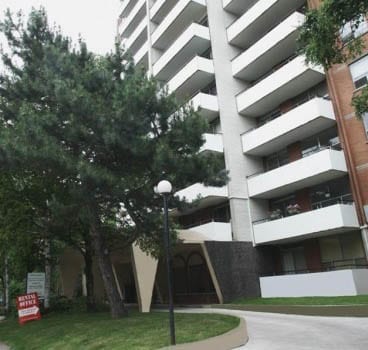 Large apartment tower on Bold Street in Hamilton